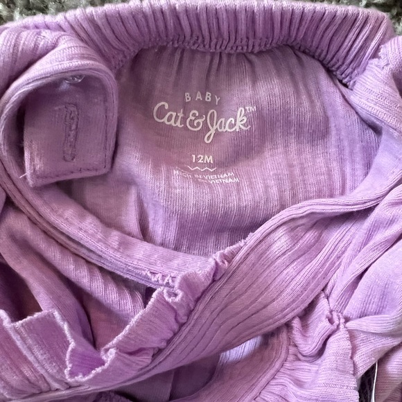 5/$7 💰 Cat & Jack Baby Girls Solid Ruffle Romper Purple - 12 months - Picture 10 of 10